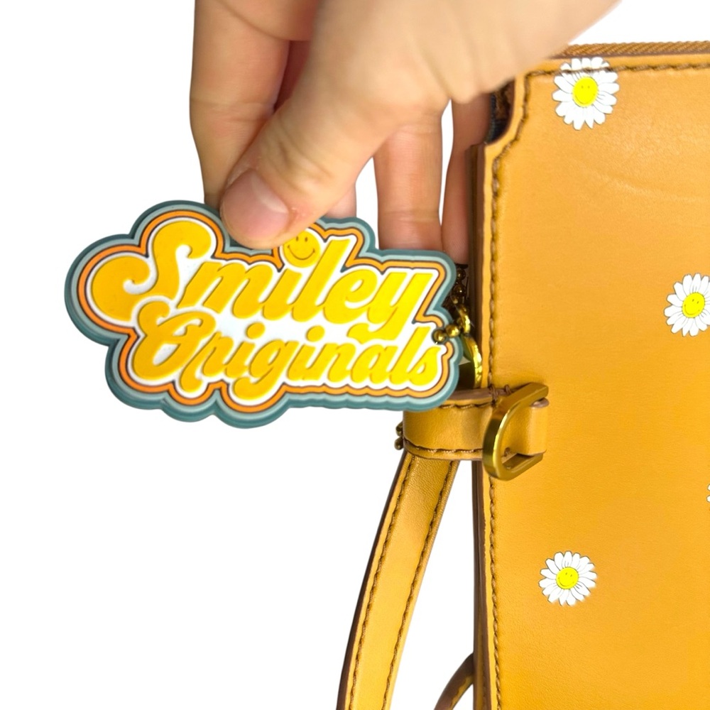 Fossil x Smiley Vegan Cactus Crossbody - Picture 3 of 10